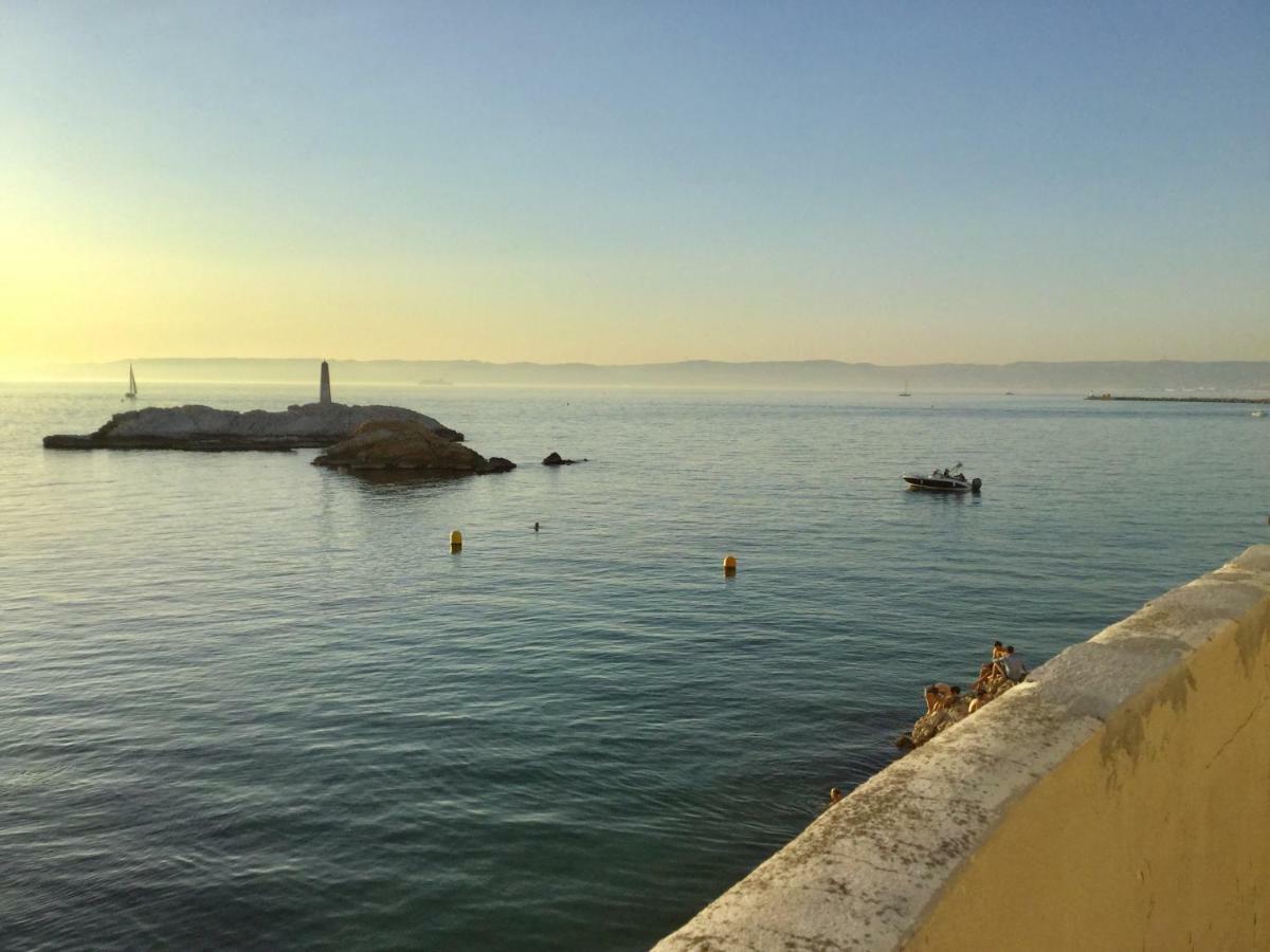 Apartment Malmousque Cabanon 45 M2 Sur L'eau Marseilles